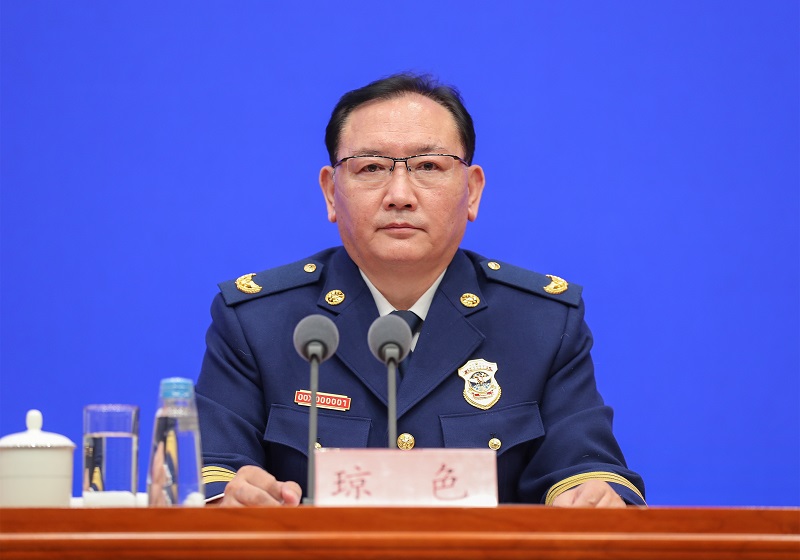 操屄aV应急部党组成员、消防救援局局长琼色出席新闻发布会